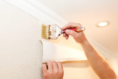 Pose de papier peint à Lemberg — revêtements muraux et toiles de verre